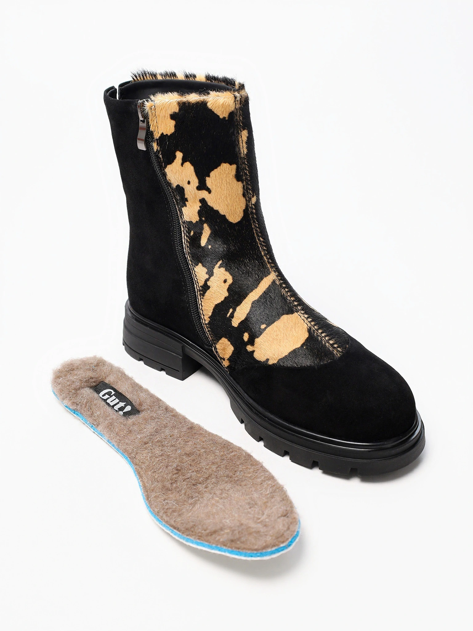 Ботинки комбинированные черного цвета на рельефной подошве